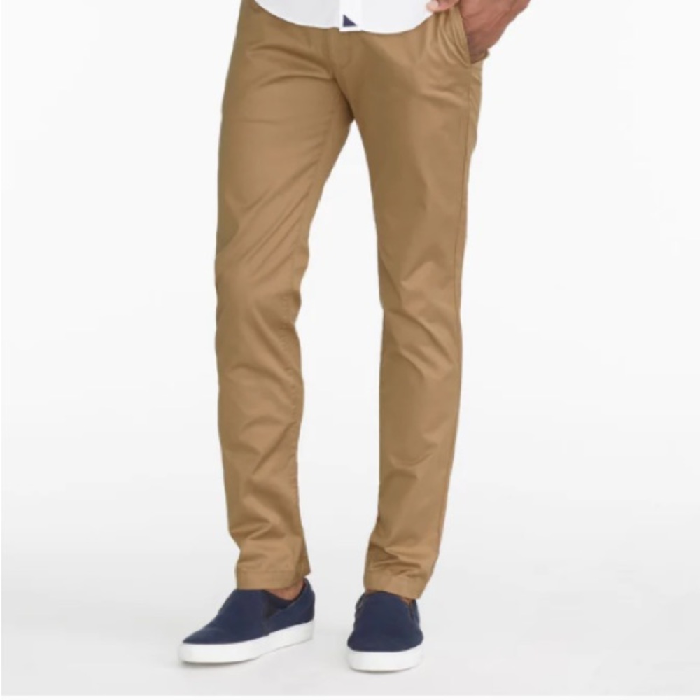UNTUCKit Men’s Classic Chino Pants relaxed fit, 34 in W x 32 in L in Tan NWT